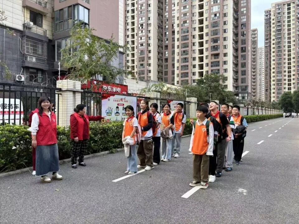 武汉一社区试点“共享家长”接孩子放学，还可辅导作业，网友求全国推广